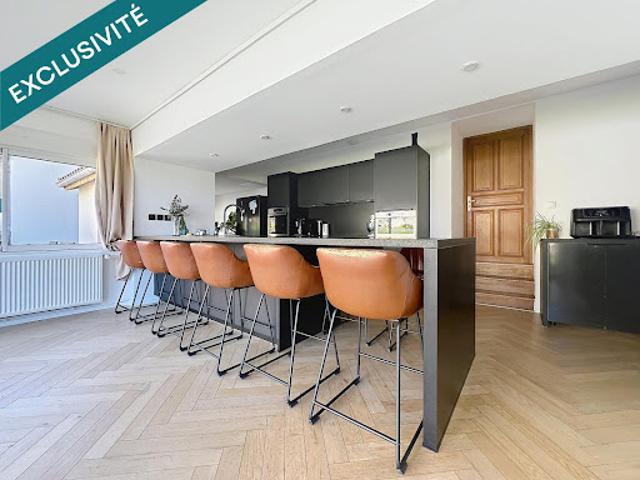 Vente Maison 8 pièces 305 m2 Montrevel