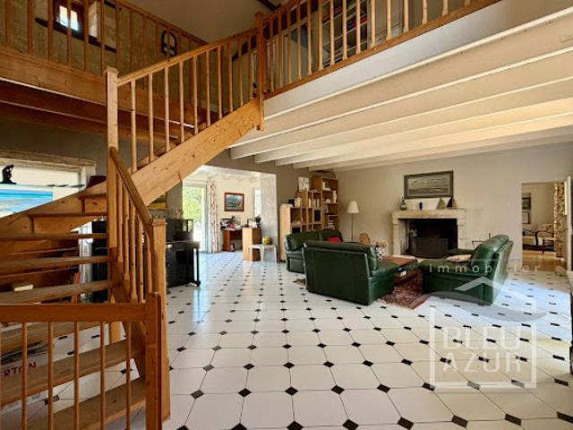 Vente Maison 8 pièces 305.47 m2 Sainte Gemme la Plaine