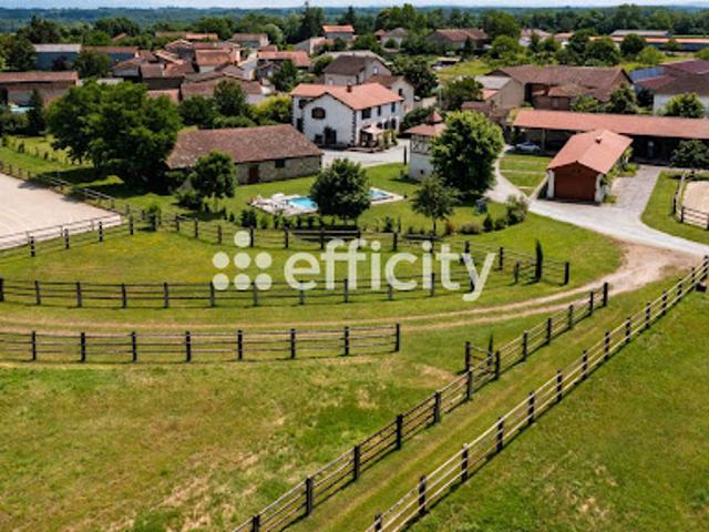 Vente Maison 8 pièces 306 m2 Maringues
