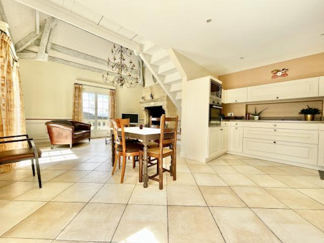 Vente Maison 8 pièces 300 m2 Montfermeil