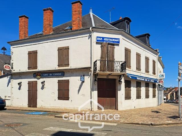 Vente Maison 8 pièces 300 m2 Châteaumeillant