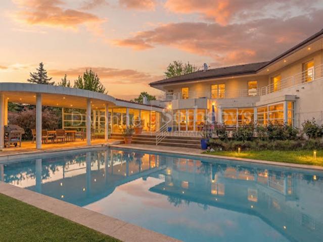 Vente Maison 8 pièces 300 m2 Chevry