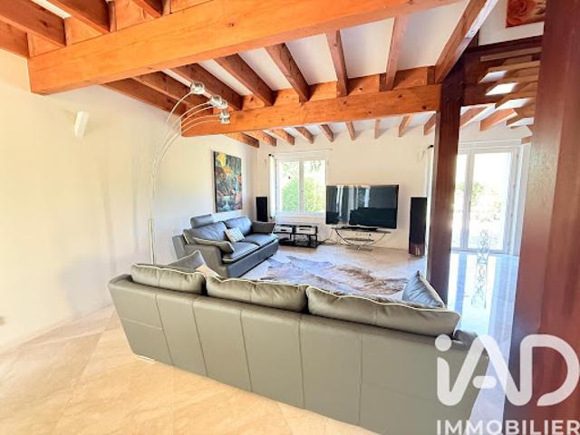 Vente Maison 8 pièces 300 m2 Saint Martial d'Artenset