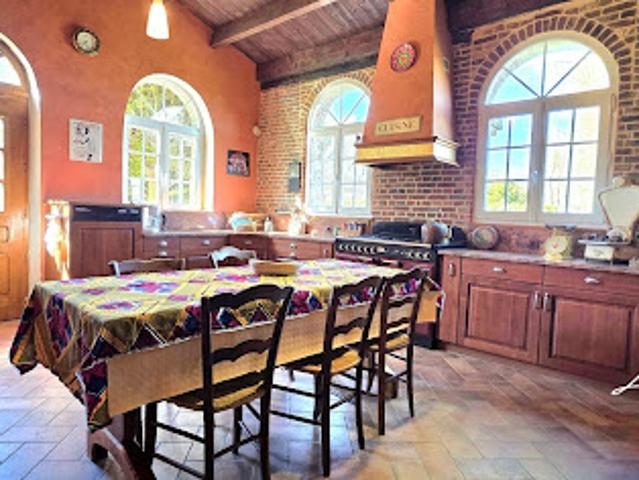 Vente Maison 8 pièces 300 m2 Saint Denis d'Aclon