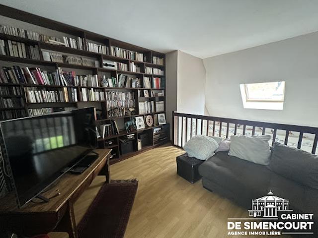 Vente Maison 8 pièces 300 m2 Saint Fuscien