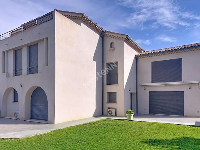 Vente Maison 8 pièces 300 m2 Six Fours les Plages