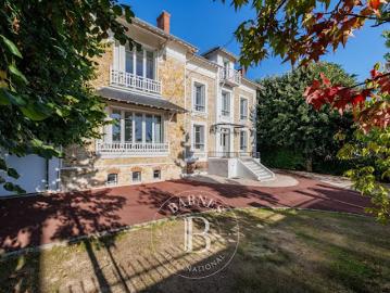 Vente Maison 8 pièces 315 m2 Triel sur Seine