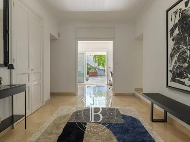 Vente Maison 8 pièces 310 m2 Marseille 8ème