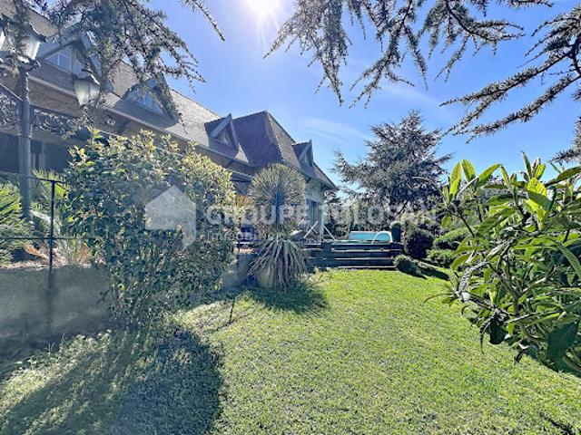 Vente Maison 8 pièces 325 m2 Castelginest