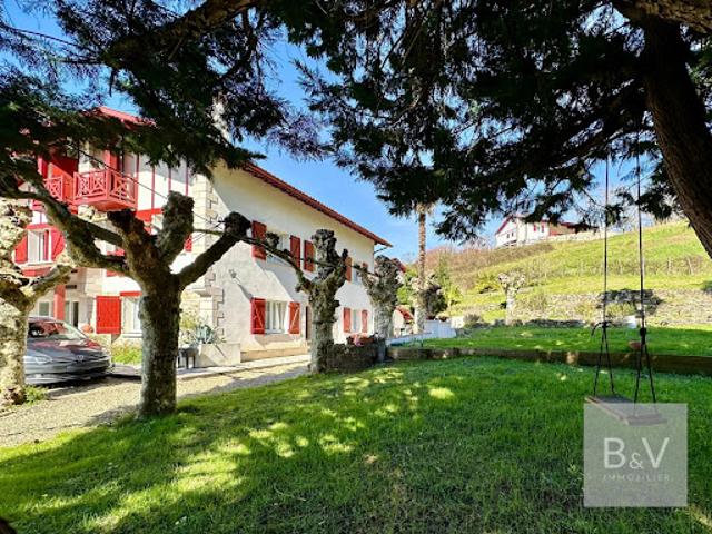 Vente Maison 8 pièces 325 m2 Hasparren