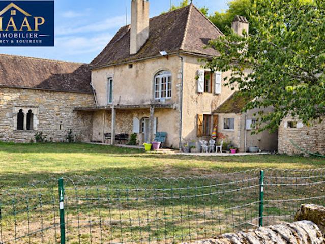 Vente Maison 8 pièces 320 m2 Calvignac