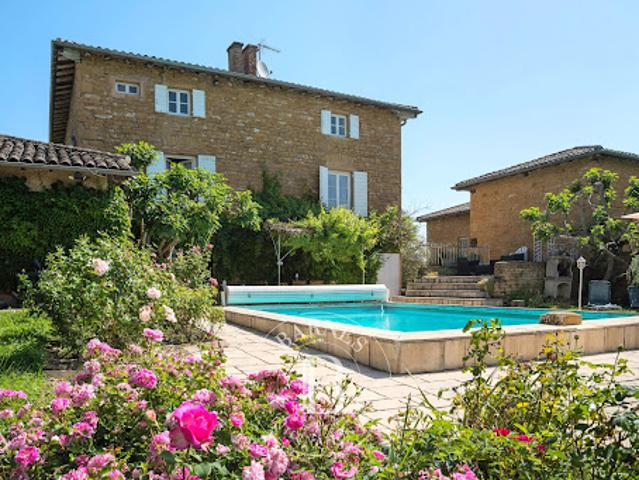 Vente Maison 8 pièces 320 m2 Cogny