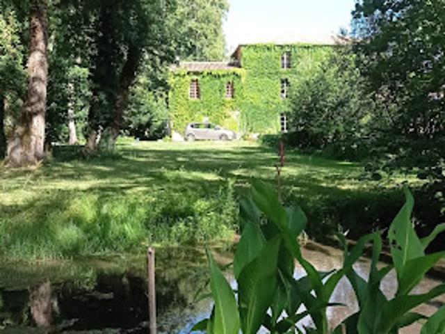Vente Maison 8 pièces 322 m2 Saint Dizant du Gua
