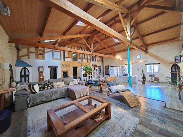 Vente Maison 8 pièces 323 m2 Le Brouilh Monbert