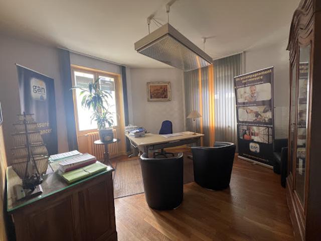 Vente Maison 8 pièces 330 m2 Châteaumeillant