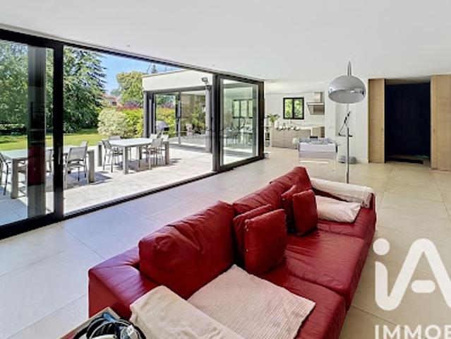 Vente Maison 8 pièces 330 m2 Saint Fargeau Ponthierry