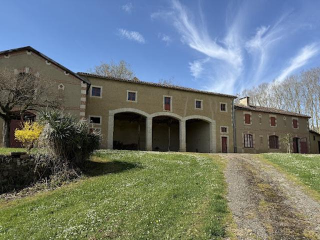 Vente Maison 8 pièces 332 m2 Montestruc sur Gers