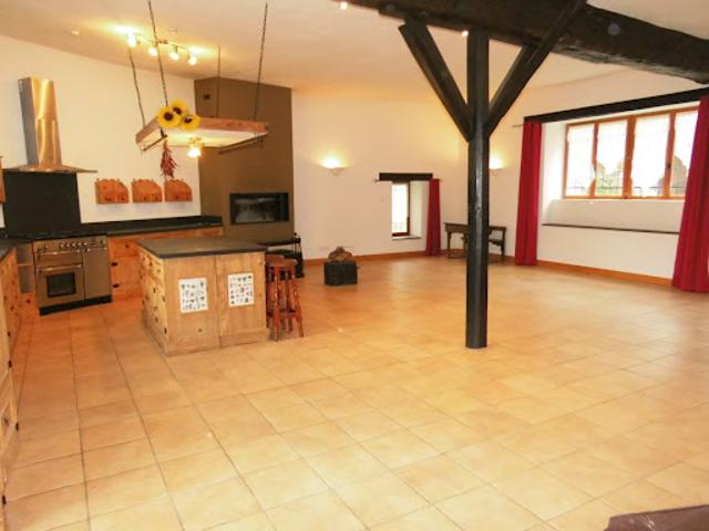 Vente Maison 8 pièces 340 m2 Saint Goussaud