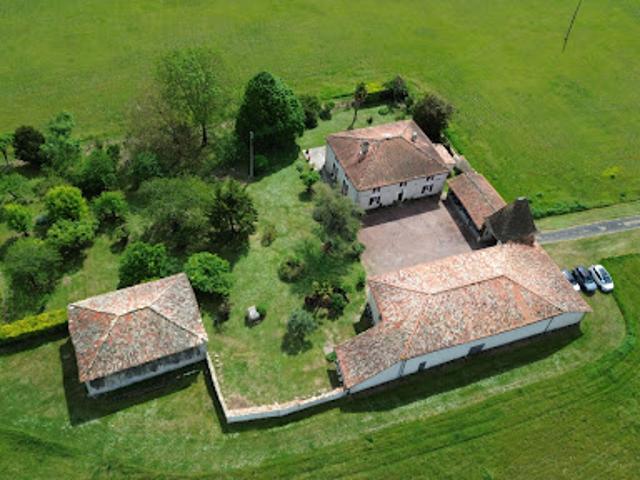 Vente Maison 8 pièces 341 m2 Barbezieux Saint Hilaire