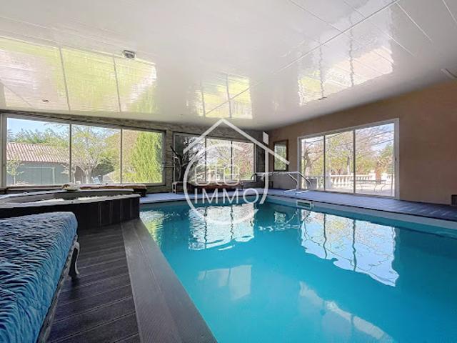 Vente Maison 8 pièces 385 m2 Montpeyroux