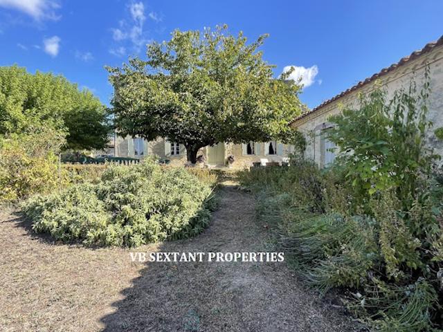 Vente Maison 8 pièces 342 m2 Sauveterre de Guyenne