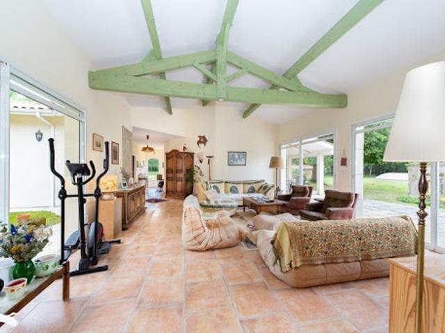 Vente Maison 8 pièces 350 m2 Saint Christoly de Blaye