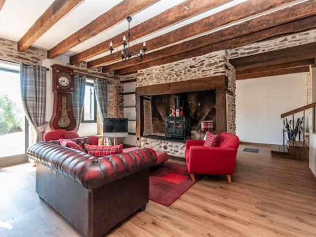 Vente Maison 8 pièces 378 m2 Nanthiat