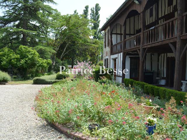 Vente Maison 8 pièces 400 m2 Casteljaloux