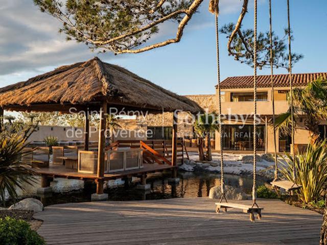 Vente Maison 8 pièces 385 m2 Eygalières