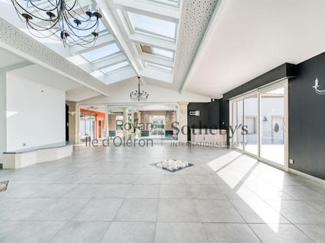 Vente Maison 8 pièces 533 m2 Jazennes