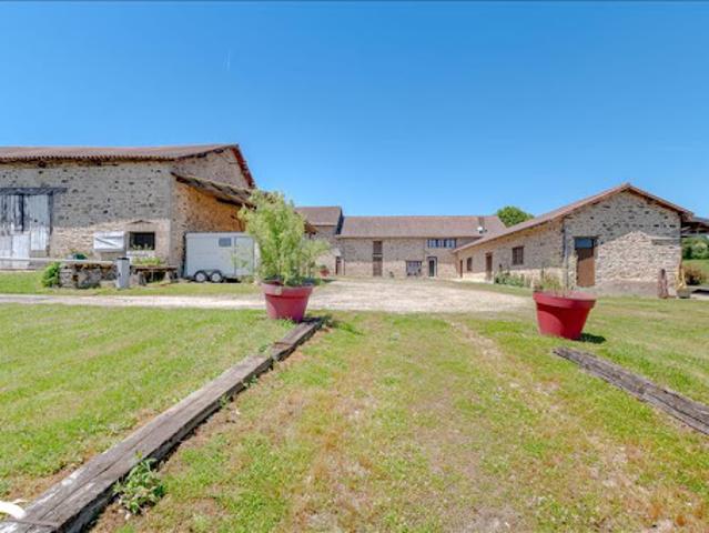 Vente Maison 8 pièces 589 m2 Le Vigen