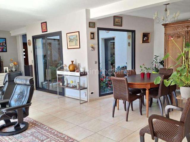 Vente maison 8 pièces Commer 53