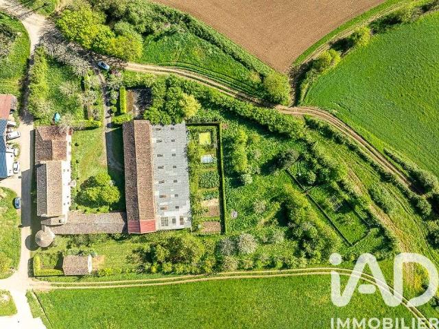 Vente maison 8 pièces Champdeniers Saint Denis 79