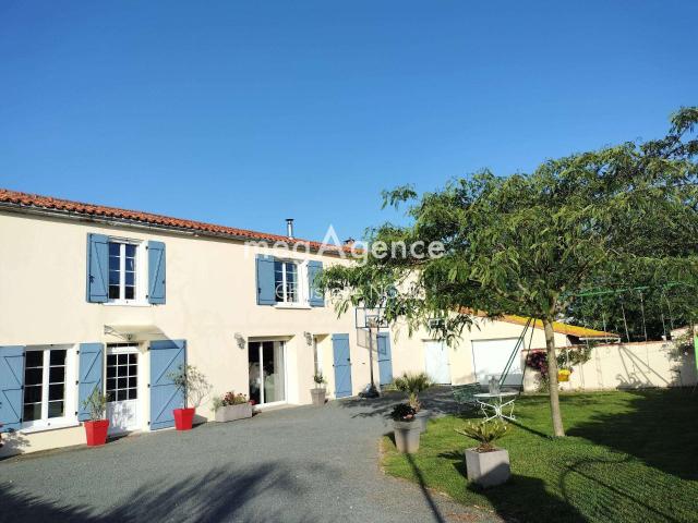 Vente maison 8 pièces La Taillée 85