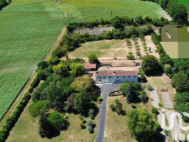 Vente maison 8 pièces Montmoreau Saint Cybard 16