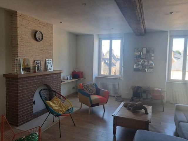 Vente maison 8 pièces Montsûrs Saint Céneré 53