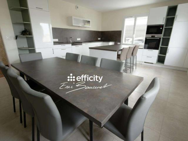 Vente maison 8 pièces Saintes 17