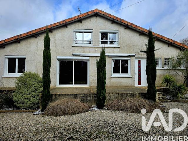 Vente Maison 9 pièces 110 m2 Saint Genis d'Hiersac