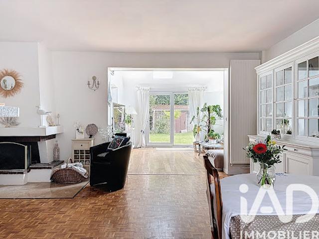 Vente Maison 9 pièces 158 m2 Voisins le Bretonneux