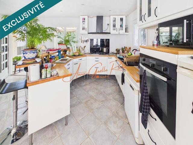 Vente Maison 9 pièces 176 m2 Saint Georges des Coteaux
