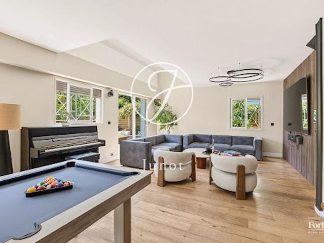Vente Maison 9 pièces 179.94 m2 Saint Cloud