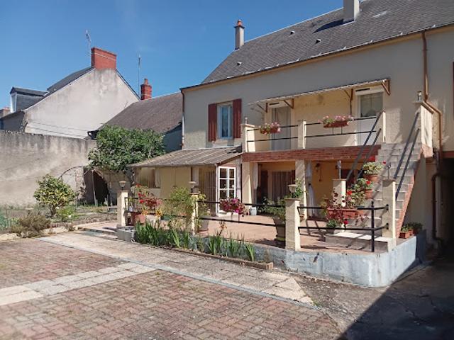 Vente Maison 9 pièces 170.5 m2 Nérondes