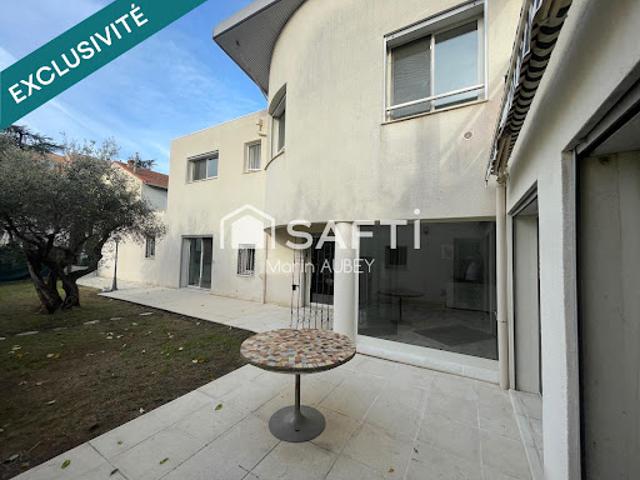 Vente Maison 9 pièces 180 m2 Nimes