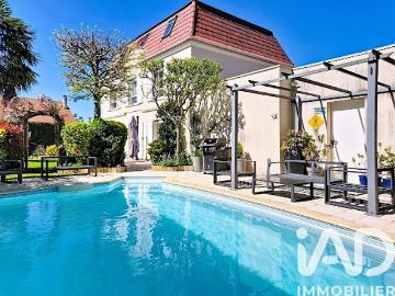 Vente Maison 9 pièces 198 m2 Ozoir la ferriere
