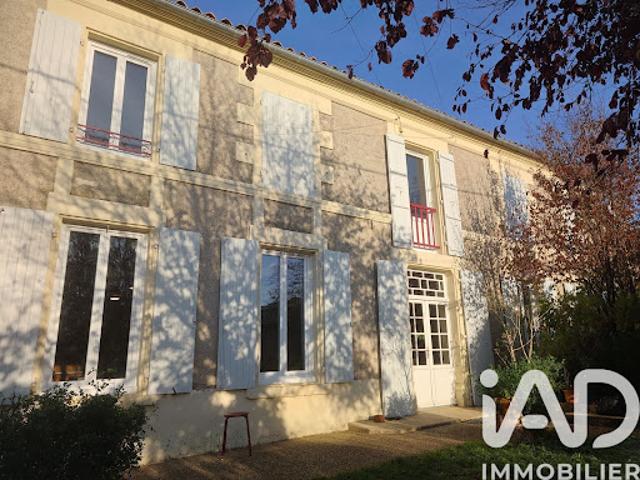 Vente Maison 9 pièces 190 m2 Saleignes