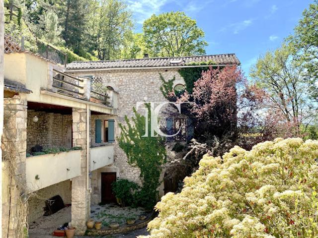 Vente Maison 9 pièces 204 m2 Saint jean de maruejols et avejan