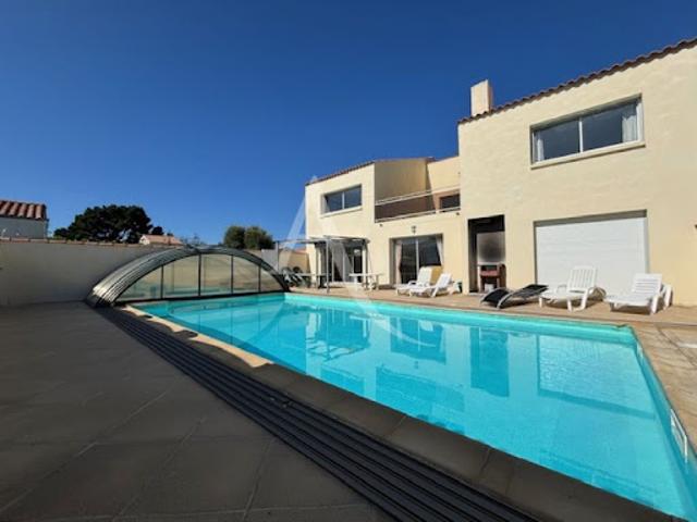 Vente Maison 9 pièces 204 m2 Saint Vincent sur Jard