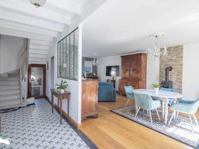 Vente Maison 9 pièces 205 m2 Mansle les Fontaines