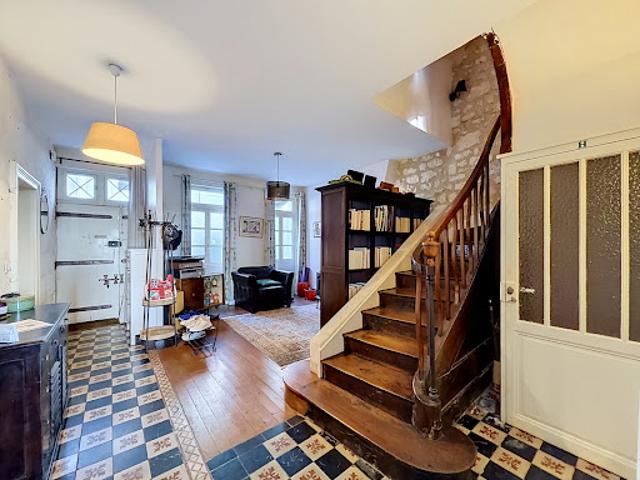 Vente Maison 9 pièces 205 m2 Angouleme