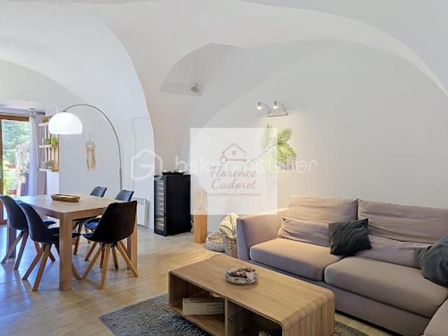 Vente Maison 9 pièces 205 m2 Pougnadoresse